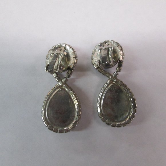 Elegant Clip on Earrings - Picture 3 of 3